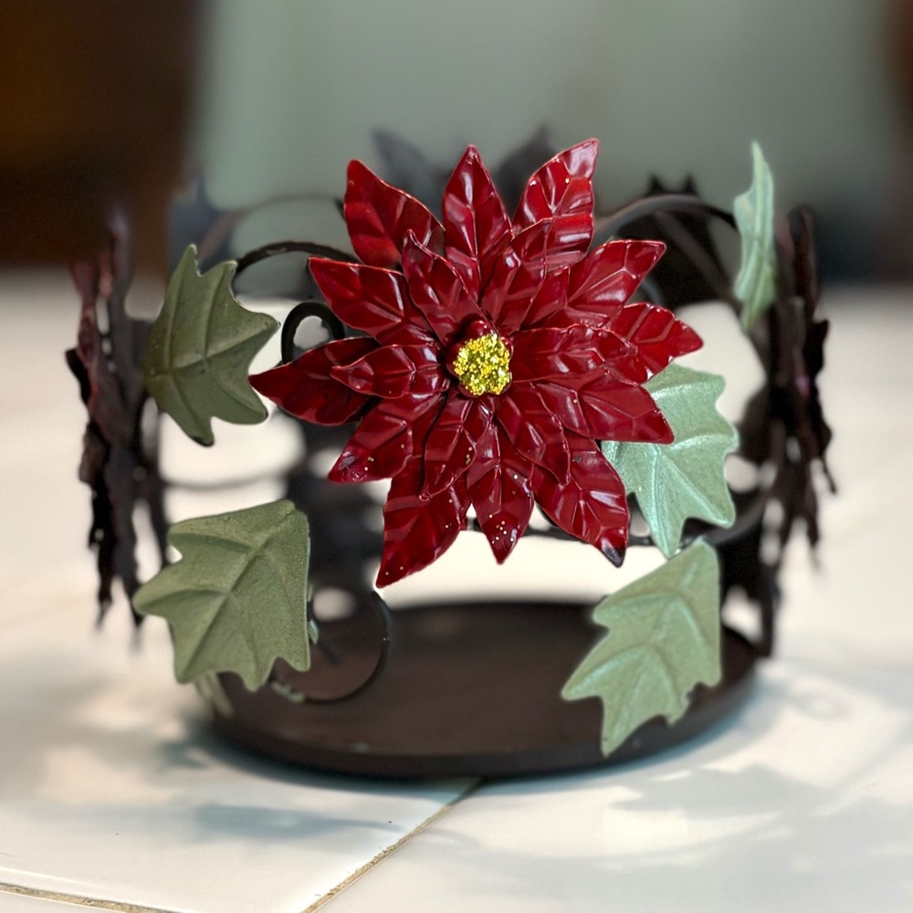 Sonoma Goods, Poinsettia Metal Candle Holders Set of 2, Width 3.5 in and 4 in - Picture 2 of 5